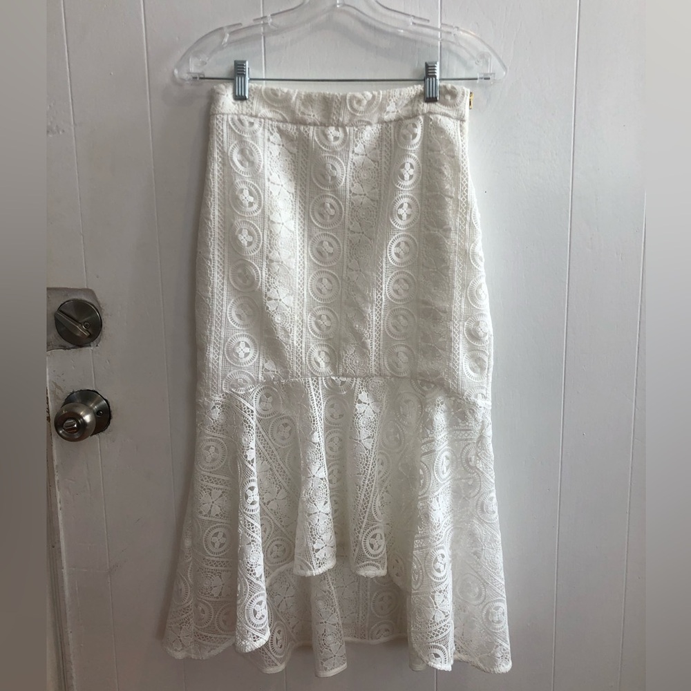 High-low midi skirt white lace, Line + Dot. Excellent condition. Never worn. XS.